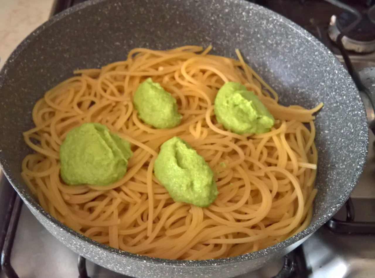 spaghetti quadrati al pesto di zucchine spaghetti quadrati al pesto di zucchine
